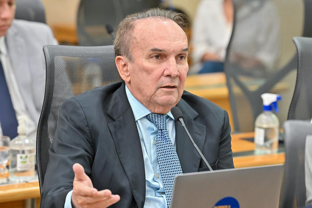Nelter Queiroz critica atendimento do DETRAN, cobra obras viárias em São Rafael e solicita ligamento de energia para famílias reassentadas no Complexo Oiticica